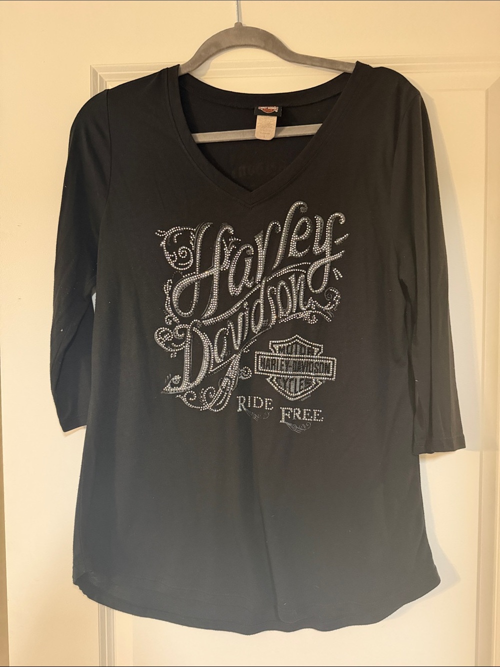 Harley-Davidson Black Rhinestone Script V-Neck Long Sleeve Top